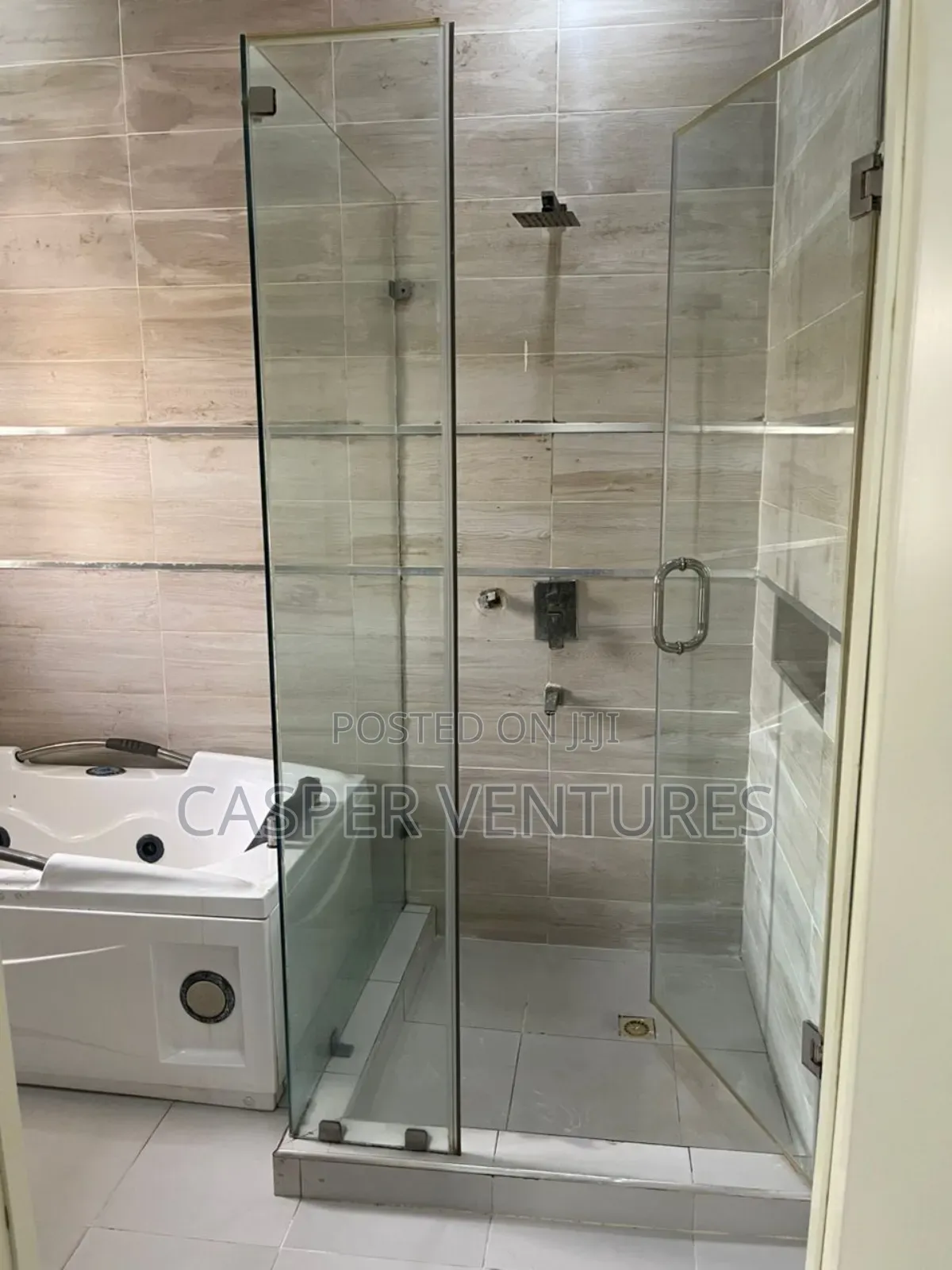 Masterbedroom Serviced Apartment in Agungi