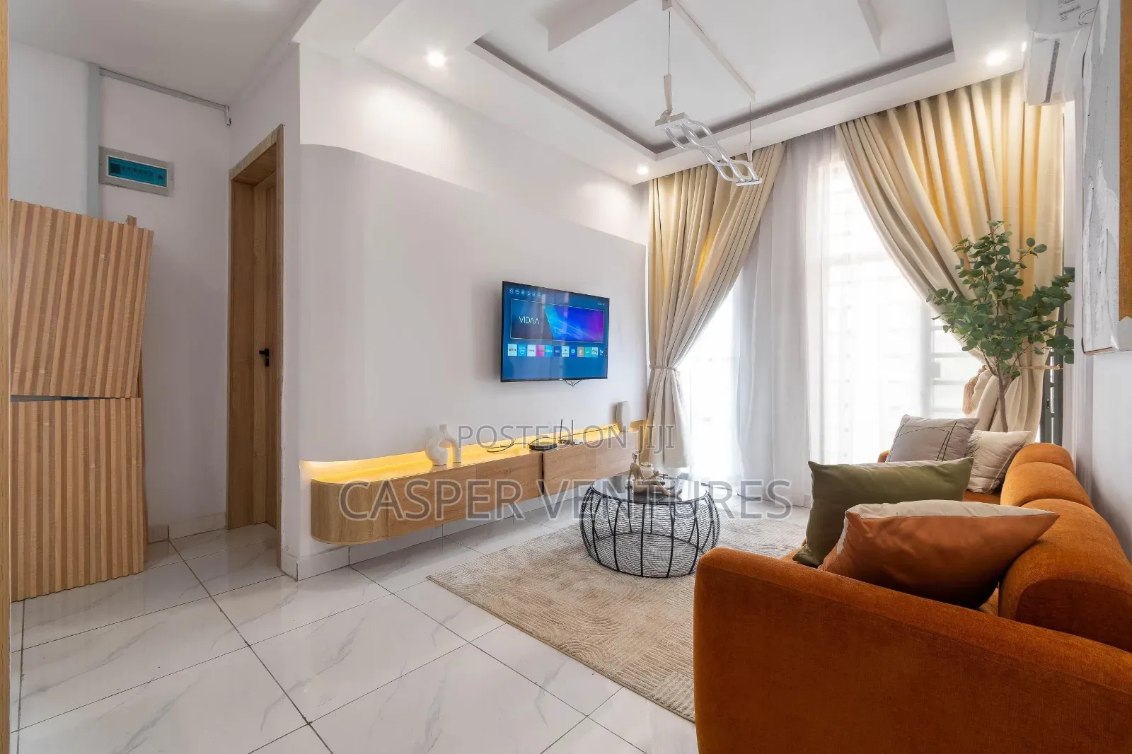 Stunning and Colorful 1bed Flat in Ologolo