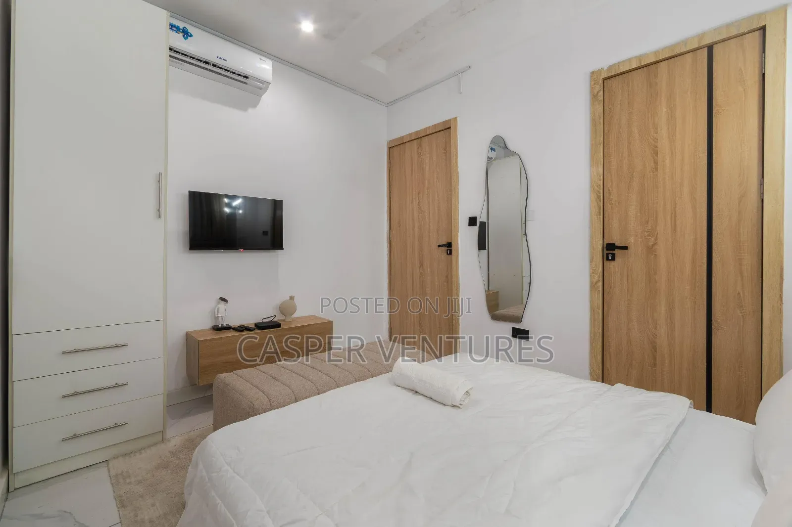 Stunning and Colorful 1bed Flat in Ologolo