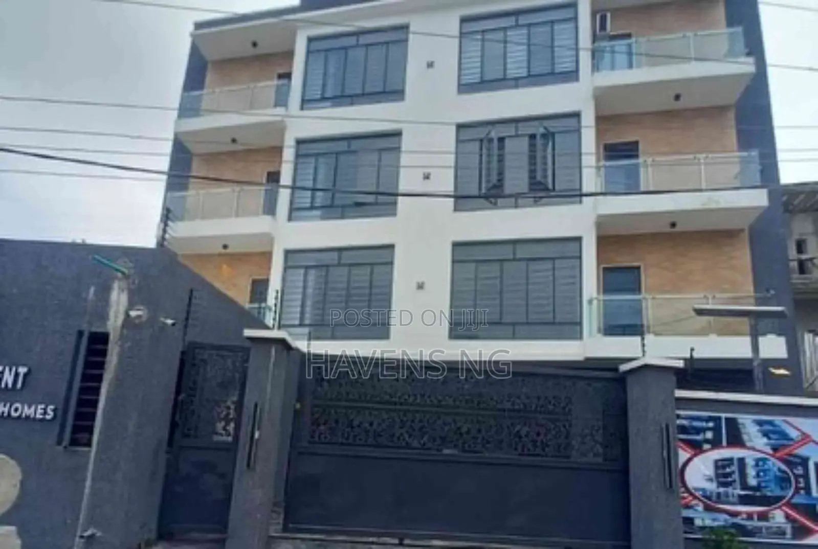 1-Bedroom Luxury Apartment in Ologolo