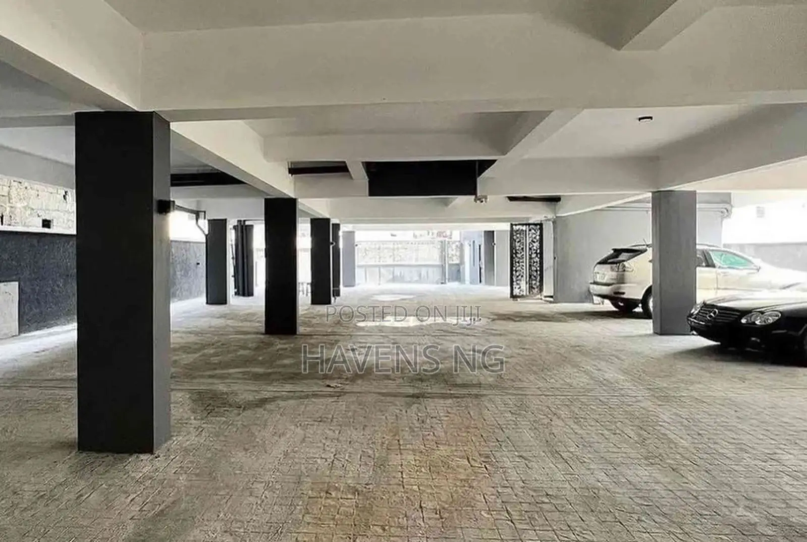 1-Bedroom Luxury Apartment in Ologolo
