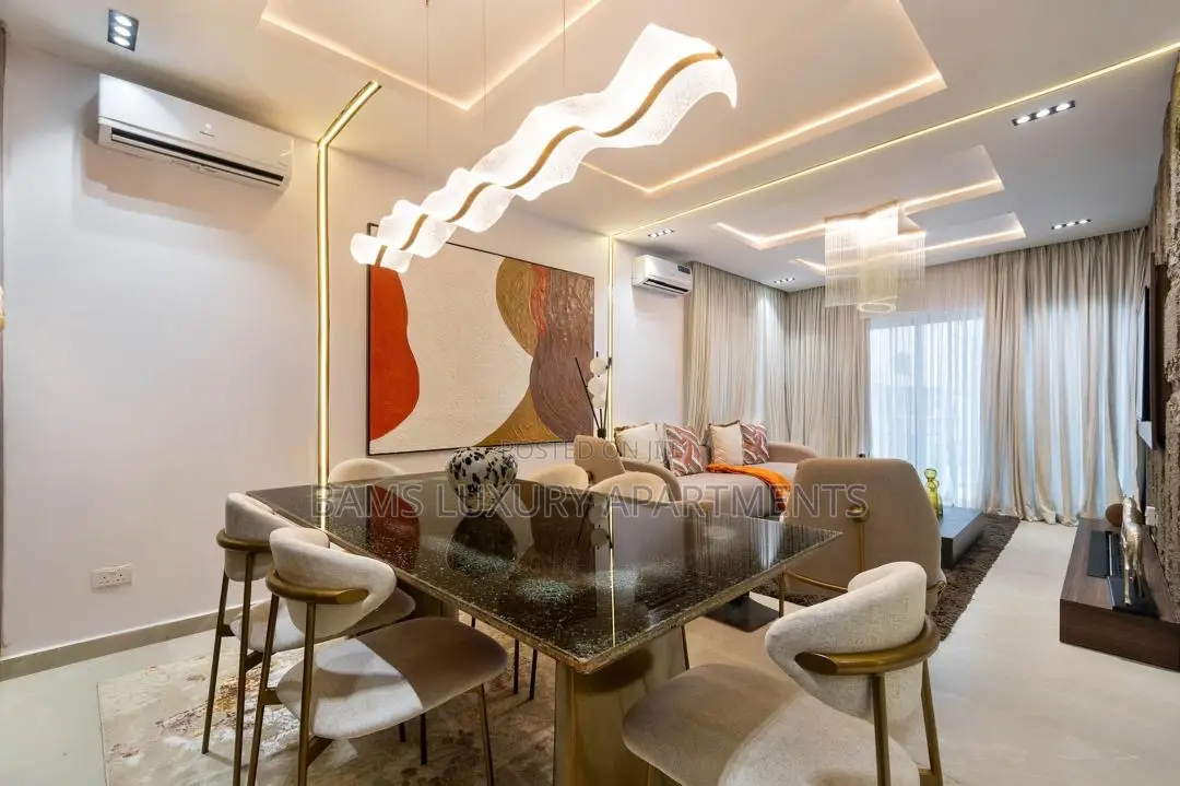 Luxurious and Unique 5/4bedroom in Lekki Phase 1 in Lekki Phase 1