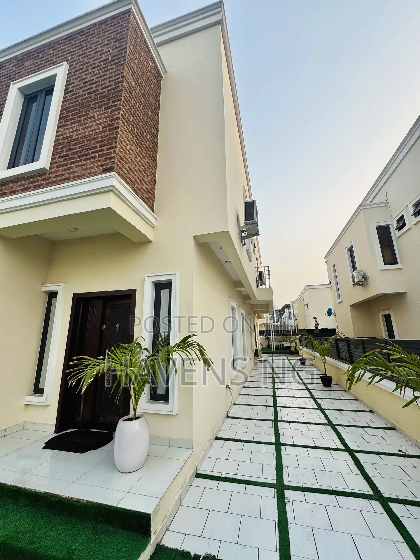 Versatile 4 Bedroom Apartment With Private Swimming Pool in Chevron