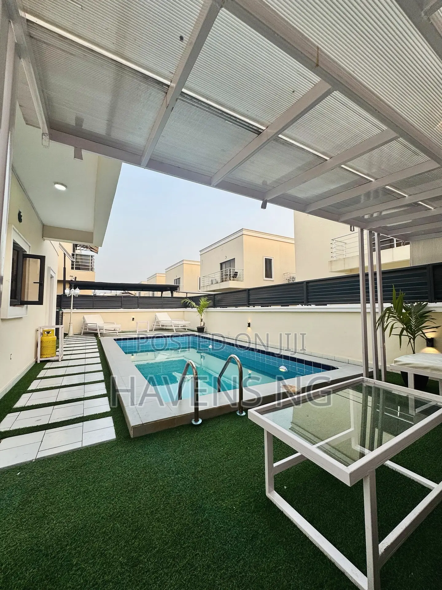 Versatile 4 Bedroom Apartment With Private Swimming Pool in Chevron