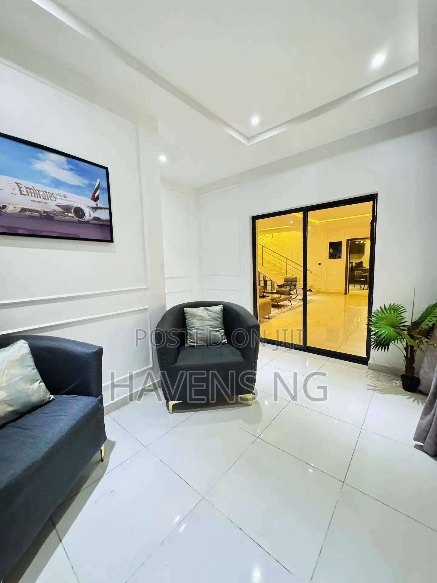 Versatile 4 Bedroom Apartment With Private Swimming Pool in Chevron