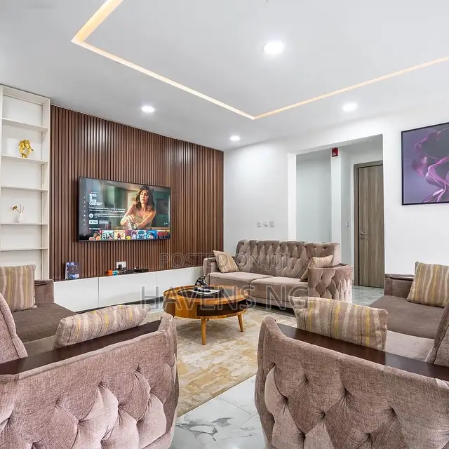 Stylish 2-Bedroom Apartment With Modern Facilities in 1004