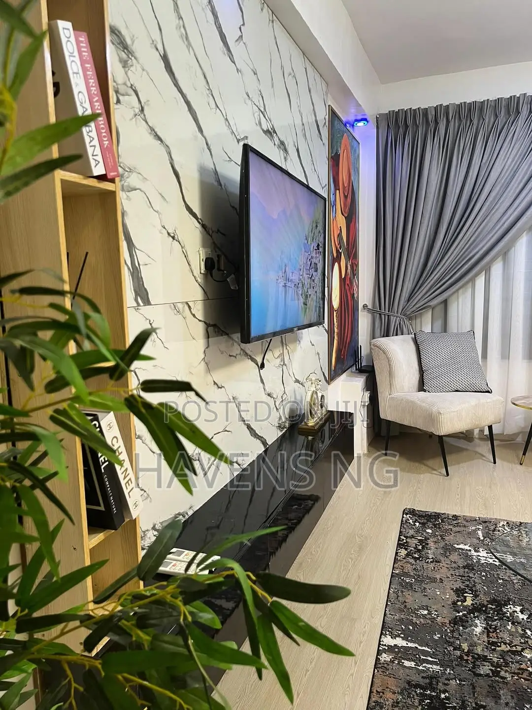Stylish 1-Bedroom Apartment With Modern Facilities in Chevron