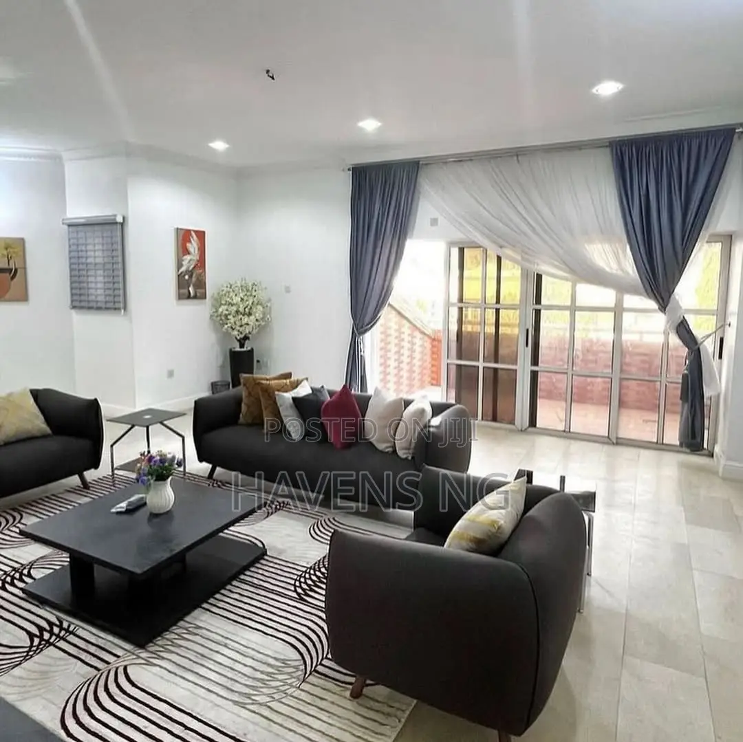Beautiful 2-Bedroom Apartment for Shortlet in Wuse 2 in Wuse 2