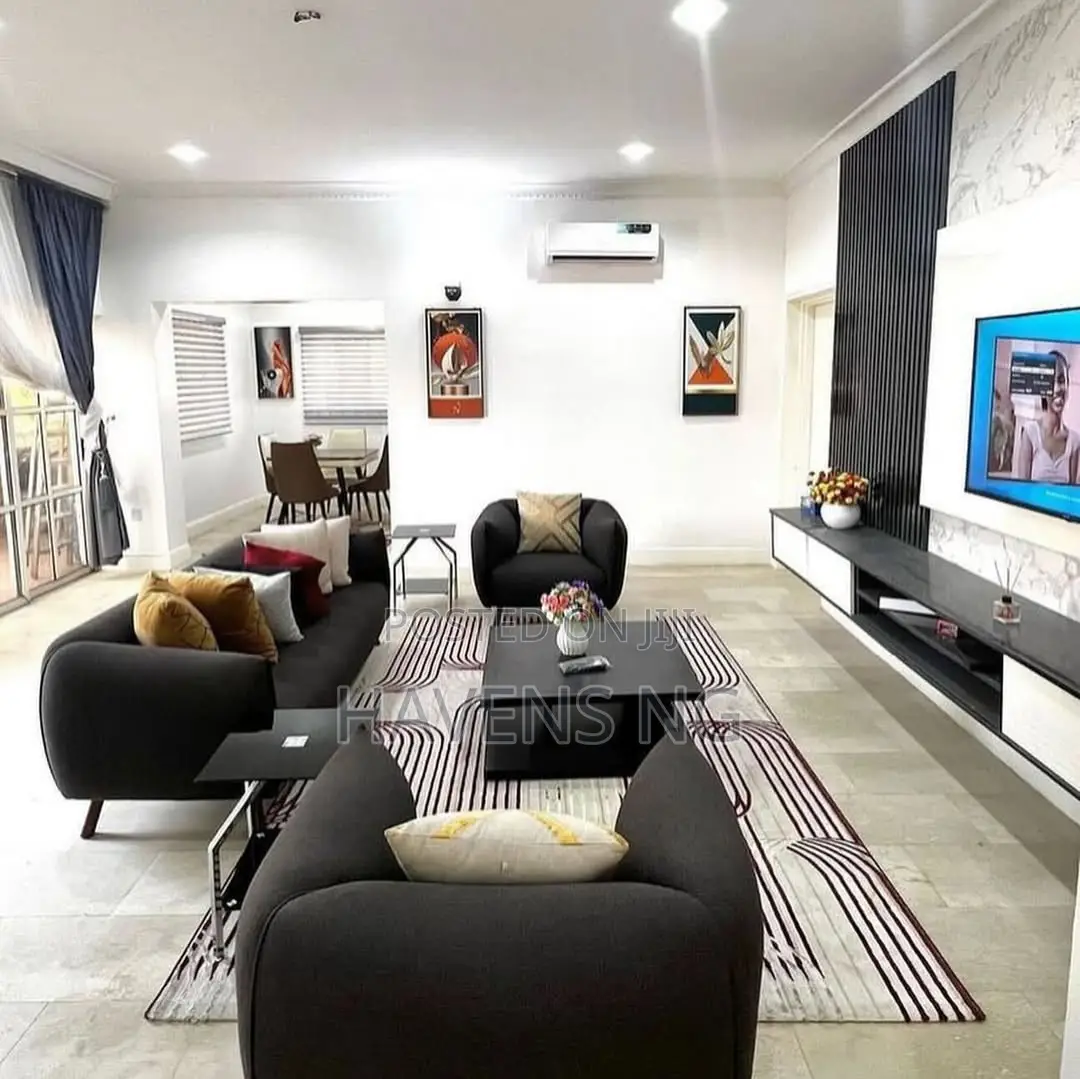 Beautiful 2-Bedroom Apartment for Shortlet in Wuse 2 in Wuse 2
