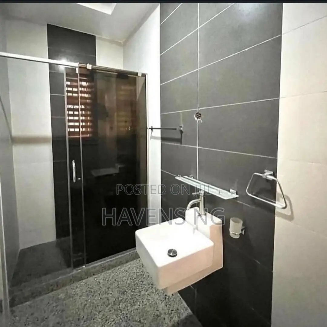 Exquisite 2-Bedroom Furnished Apartment With Swimming Pool in Jahi