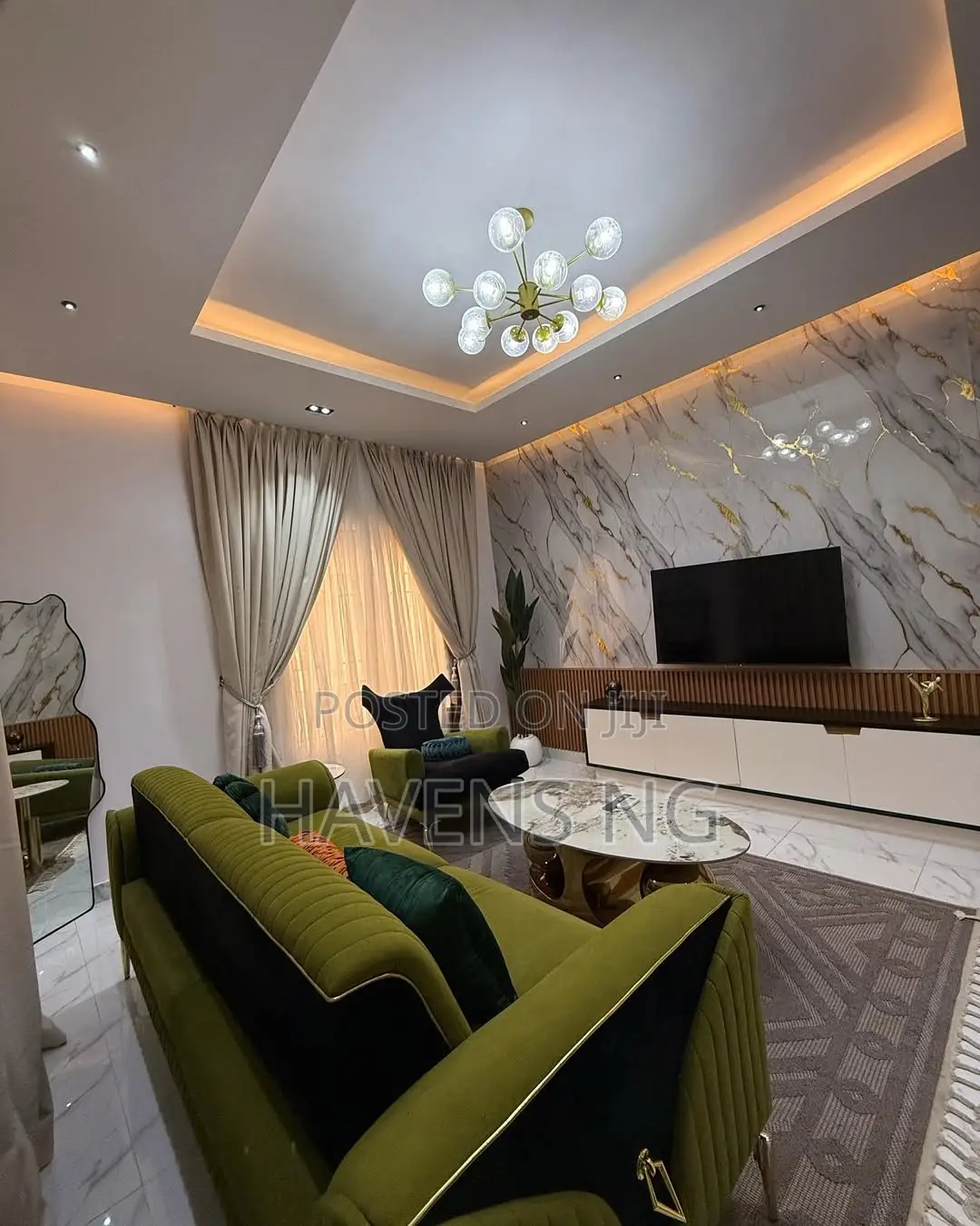 Modern 1-Bedroom Smart Apartment With Bathtub in Chevron