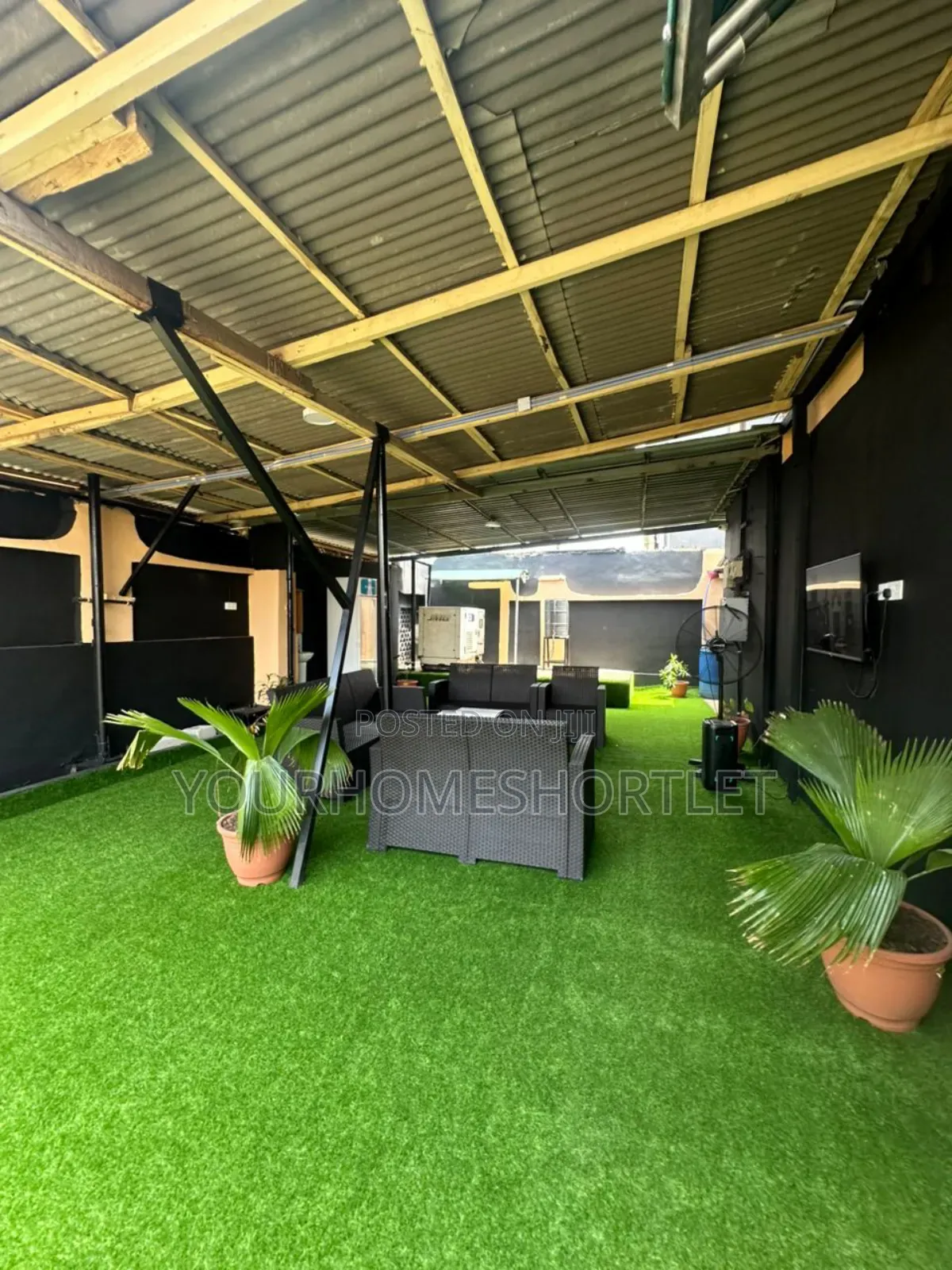 12 Bedroom Apartment With Lounge for Daily and Weekly Booking in Aguda / Surulere