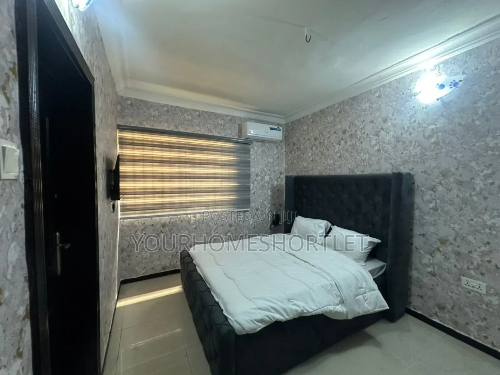 12 Bedroom Apartment With Lounge for Daily and Weekly Booking in Aguda / Surulere