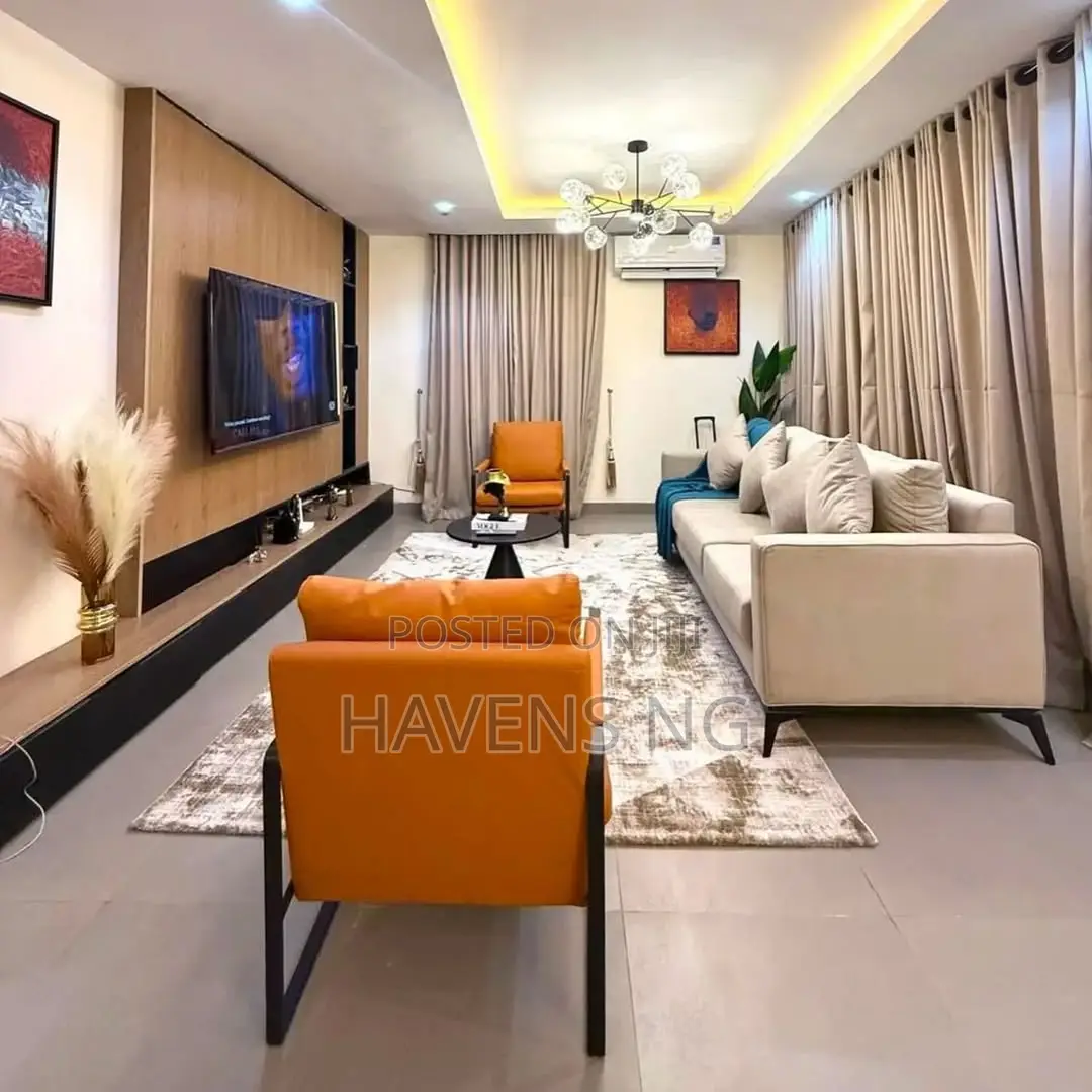 Elegantly Furnished 2-Bedroom Apartment for Short Stay in Wuse 2