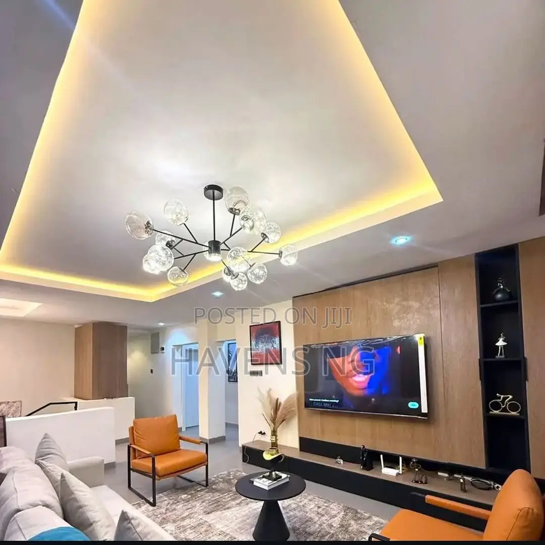 Elegantly Furnished 2-Bedroom Apartment for Short Stay in Wuse 2