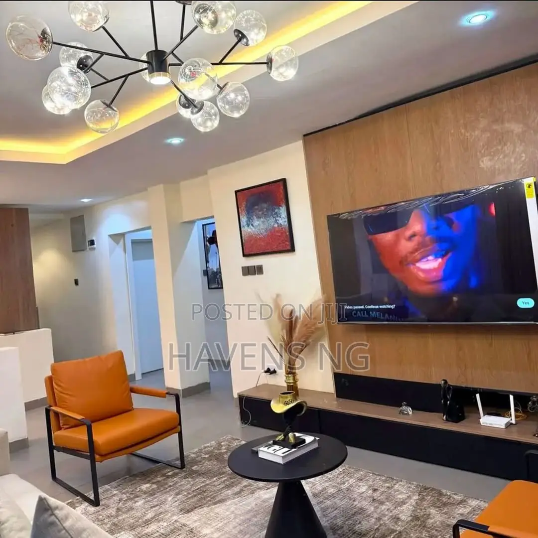 Elegantly Furnished 2-Bedroom Apartment for Short Stay in Wuse 2