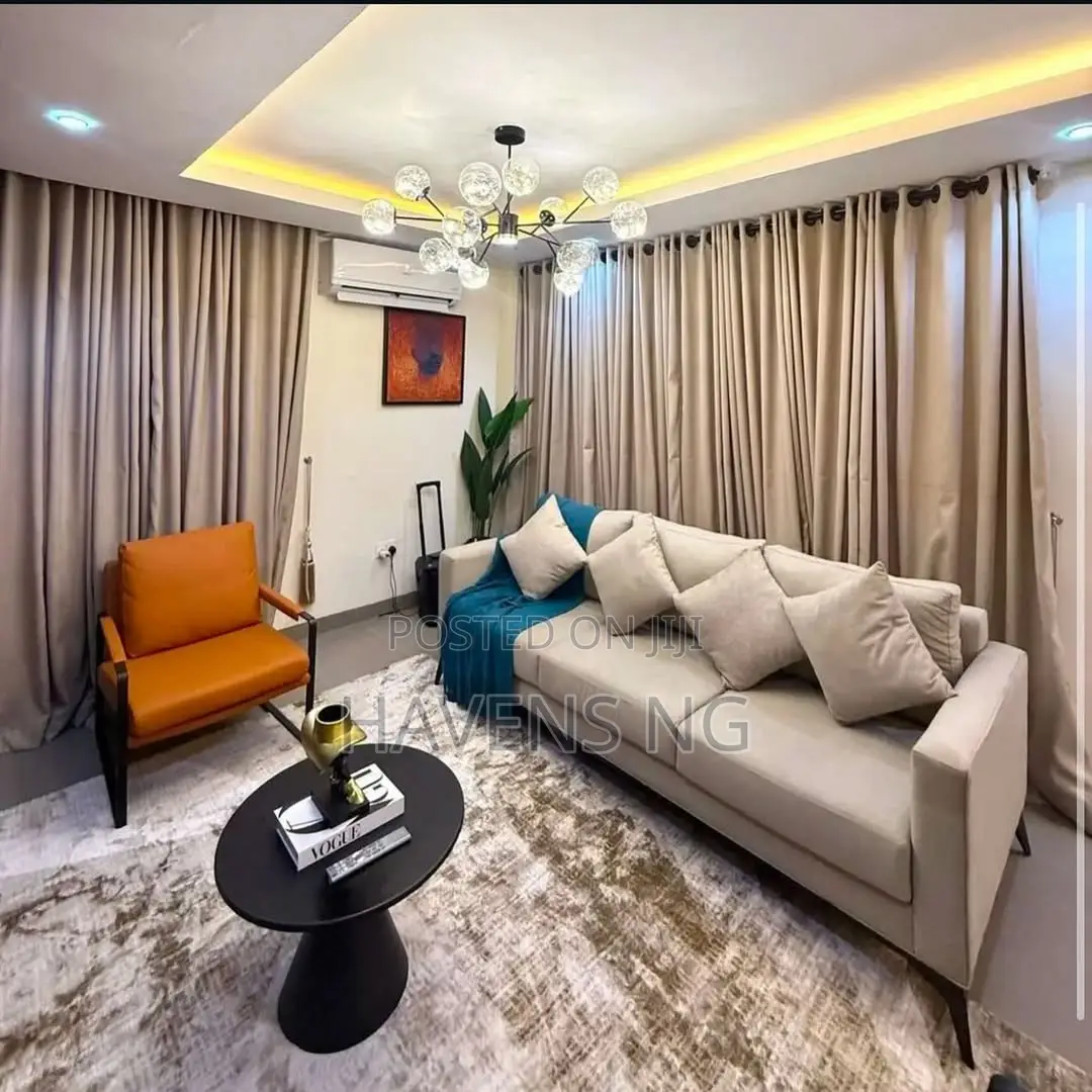 Elegantly Furnished 2-Bedroom Apartment for Short Stay in Wuse 2