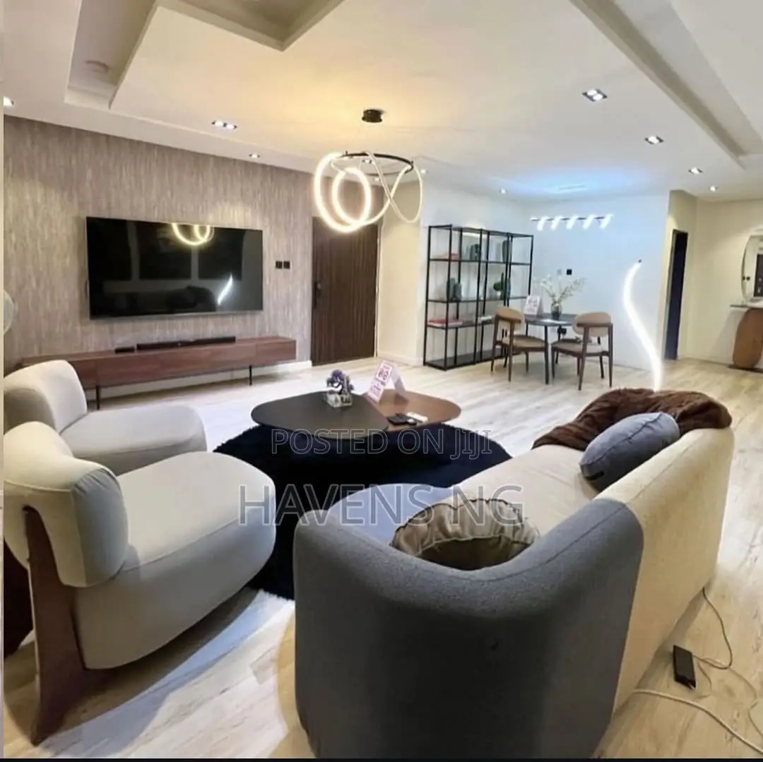 Tastefully Furnished 1-Bedroom Apartment for Short Stay in Wuse 2