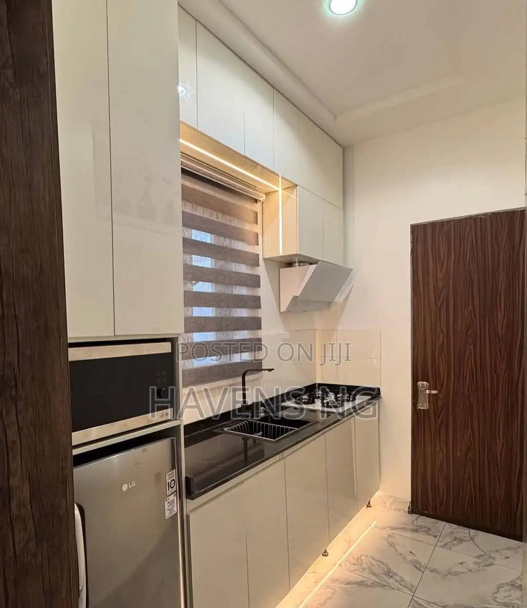 Tastefully Designed 1-Bedroom Luxury Apartment in Oluyole