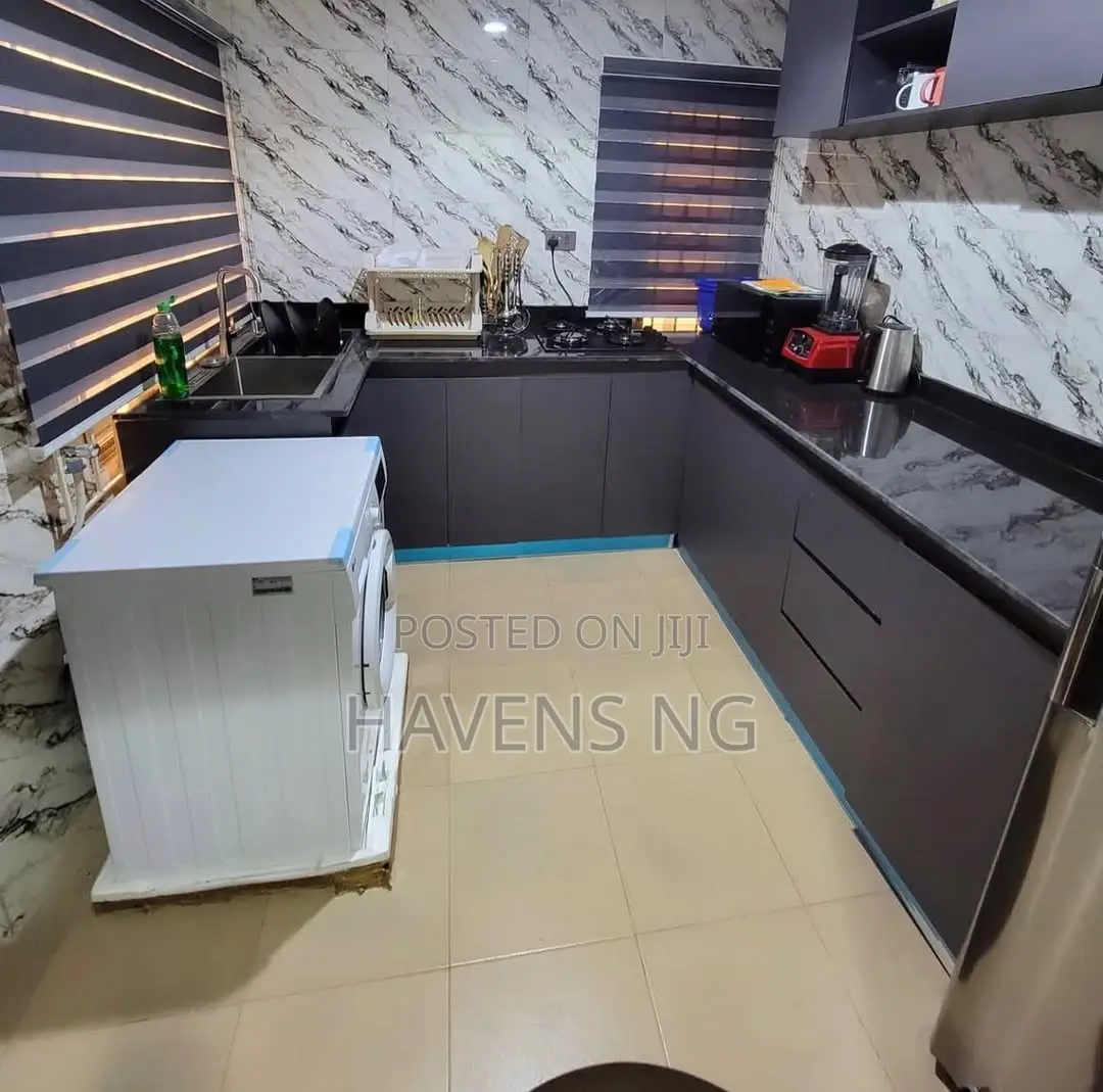 Modern 1-Bedroom Apartment for Short Stay in Bodija