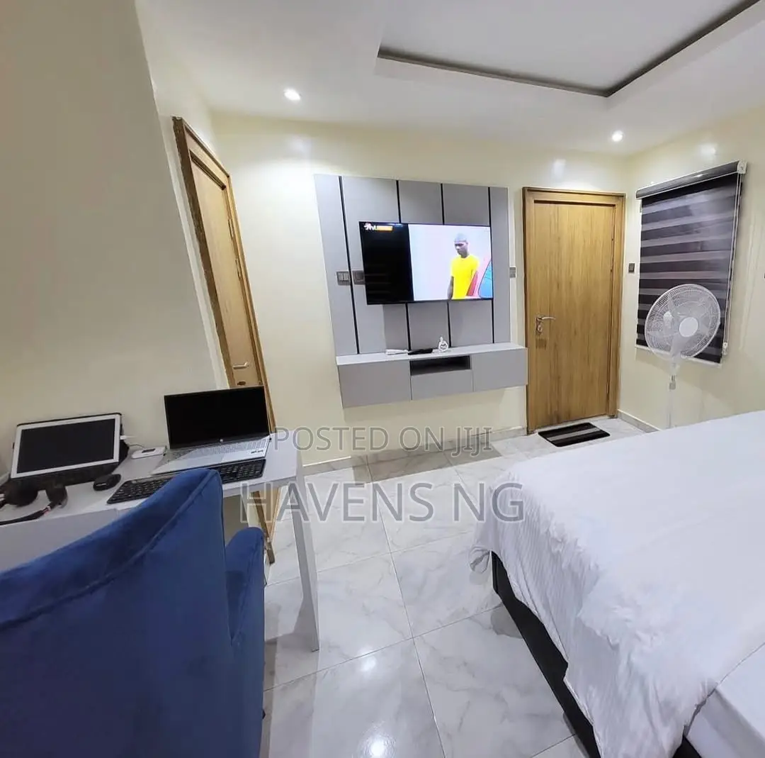 Modern 1-Bedroom Apartment for Short Stay in Bodija