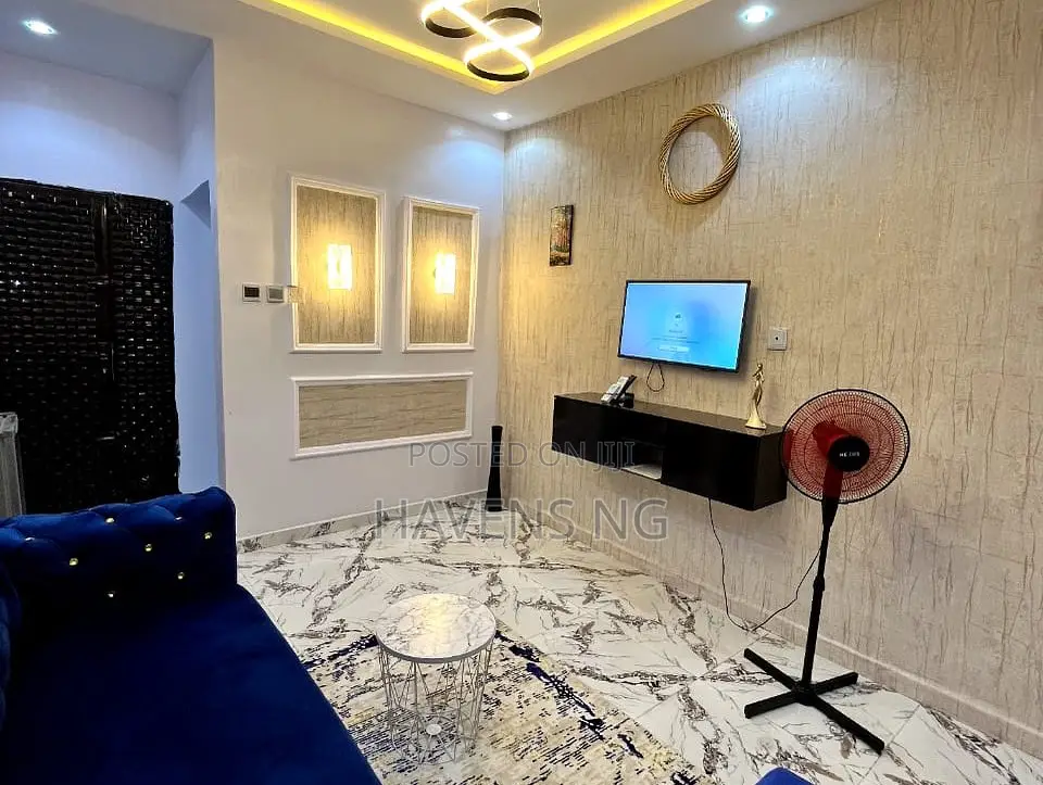 Fully Serviced 1-Bedroom Apartment for Short Stay in Oluyole