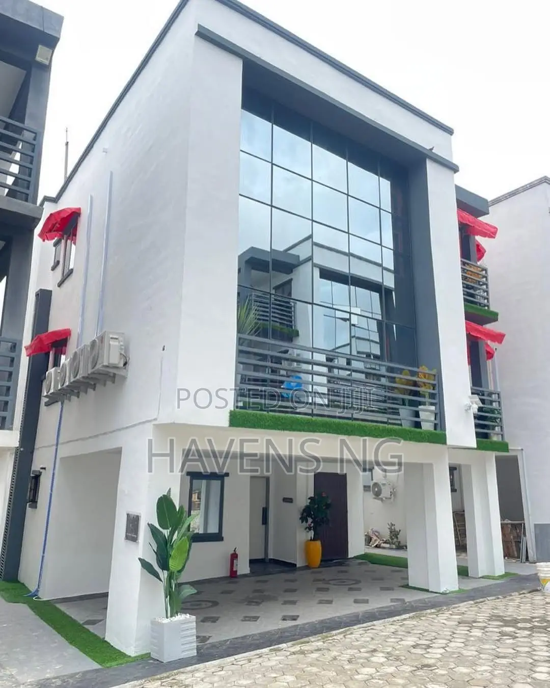 Premium 3-Bedroom Short-Let Apartment in Ibadan in Bodija