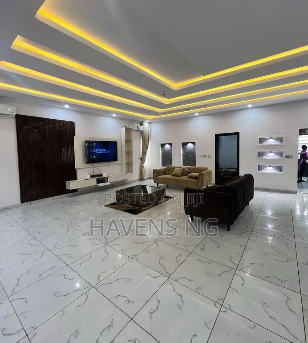 Luxurious 4-Bedroom Serviced Duplex for Short Stay in Ibadan in Bodija