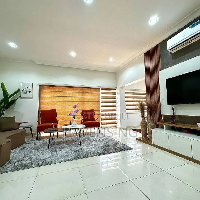 Upscale 2-Bedroom Apartment in Wuse 2, Abuja. in Wuse 2
