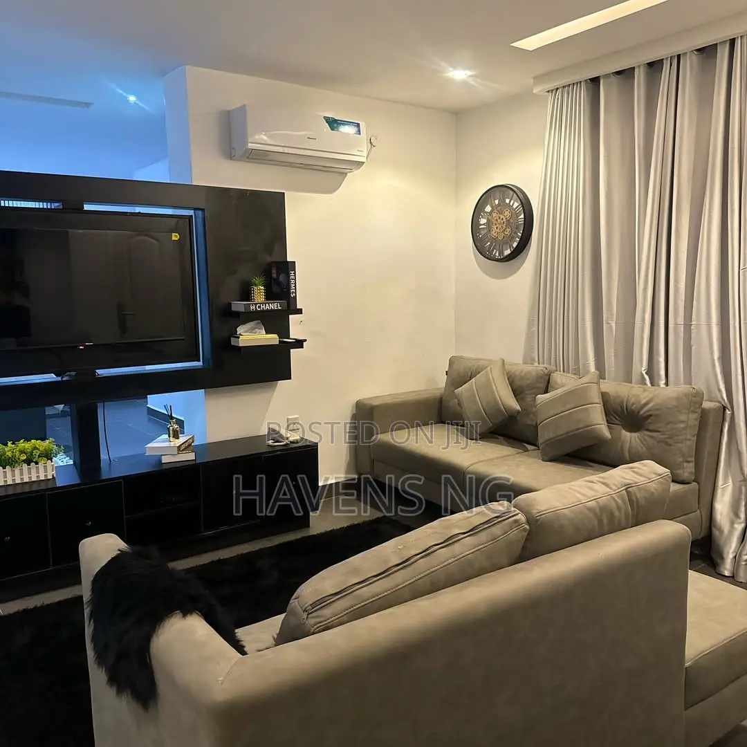 Fully Serviced 2-Bedroom Luxury Apartment in Wuse 2