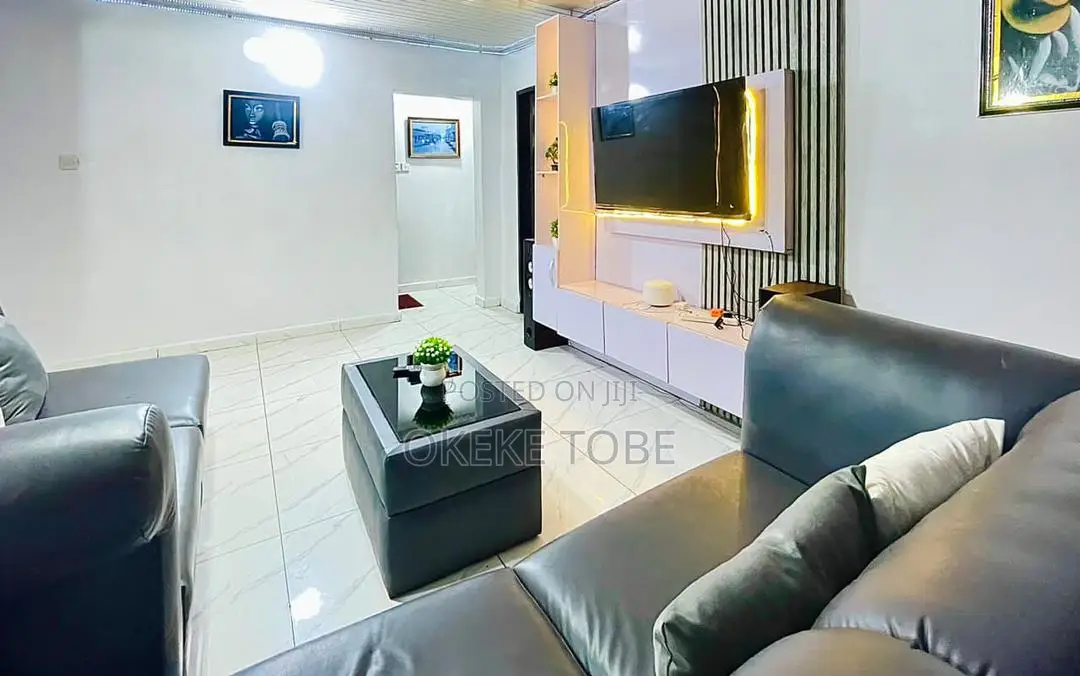 5 Bedroom Shortlet Apartment Ikeja in Opebi