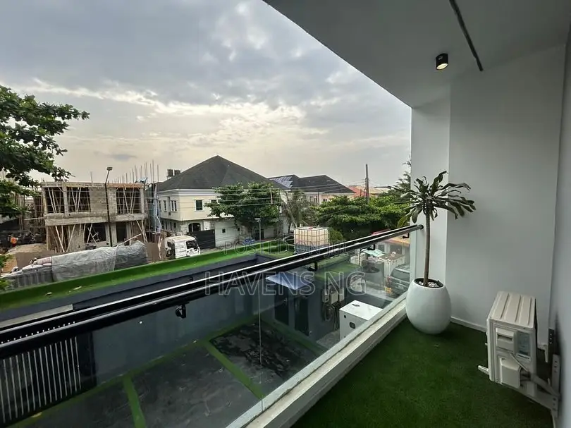 Luxurious 5-Bedroom Duplex Mansion Apartment (Self Compound in Lekki Phase 1
