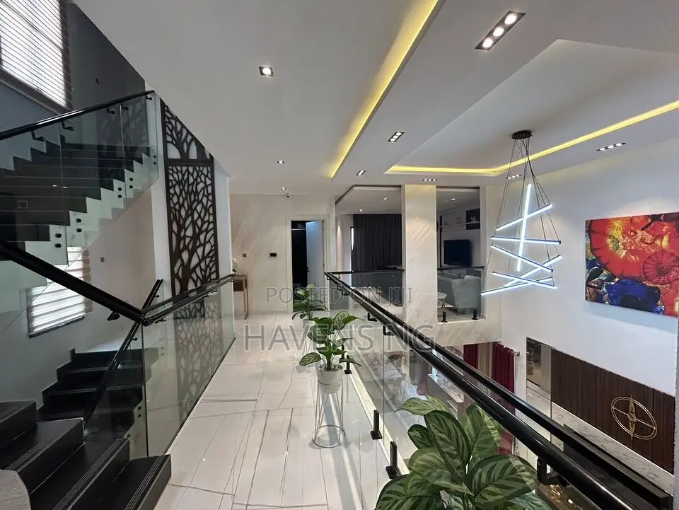 Luxurious 5-Bedroom Duplex Mansion Apartment (Self Compound in Lekki Phase 1