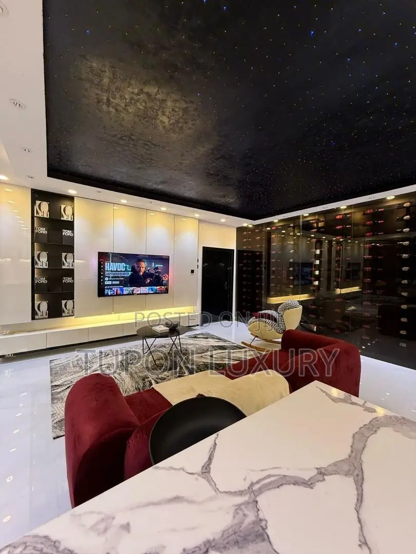 Deluxe 2 Bedroom Apartment With a Private Cinema Bathub in Chevron