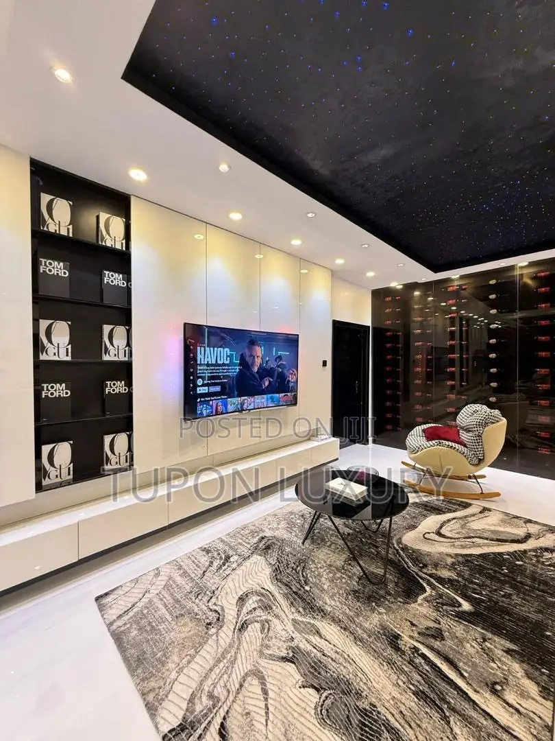 Deluxe 2 Bedroom Apartment With a Private Cinema Bathub in Chevron