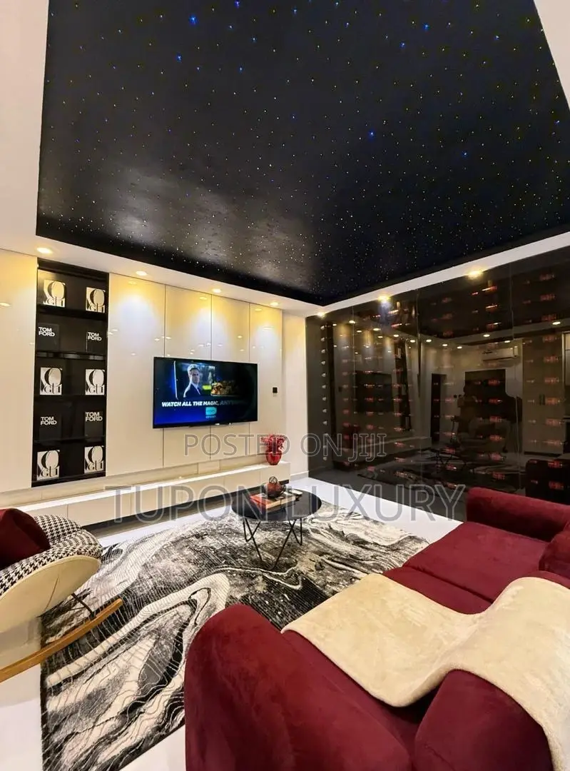 1 Bedroom Apartment With Private Cinema and Bath Tub in Chevron