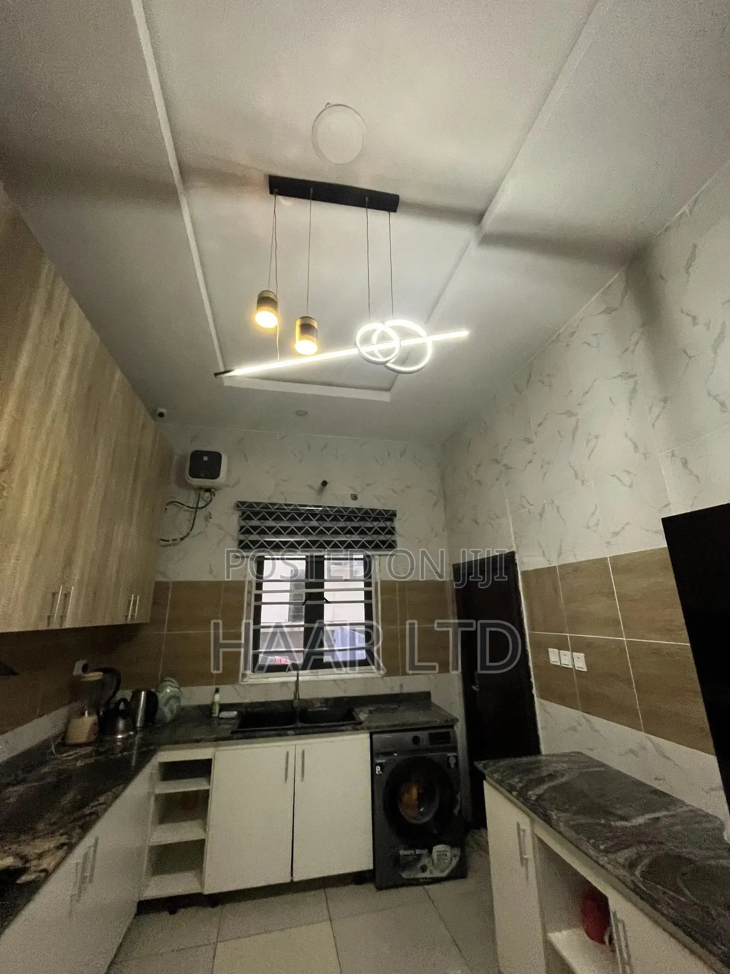 Monthly Room Available With 24hrs Light,Wifi,Pool and Gym in Lekki Phase 2