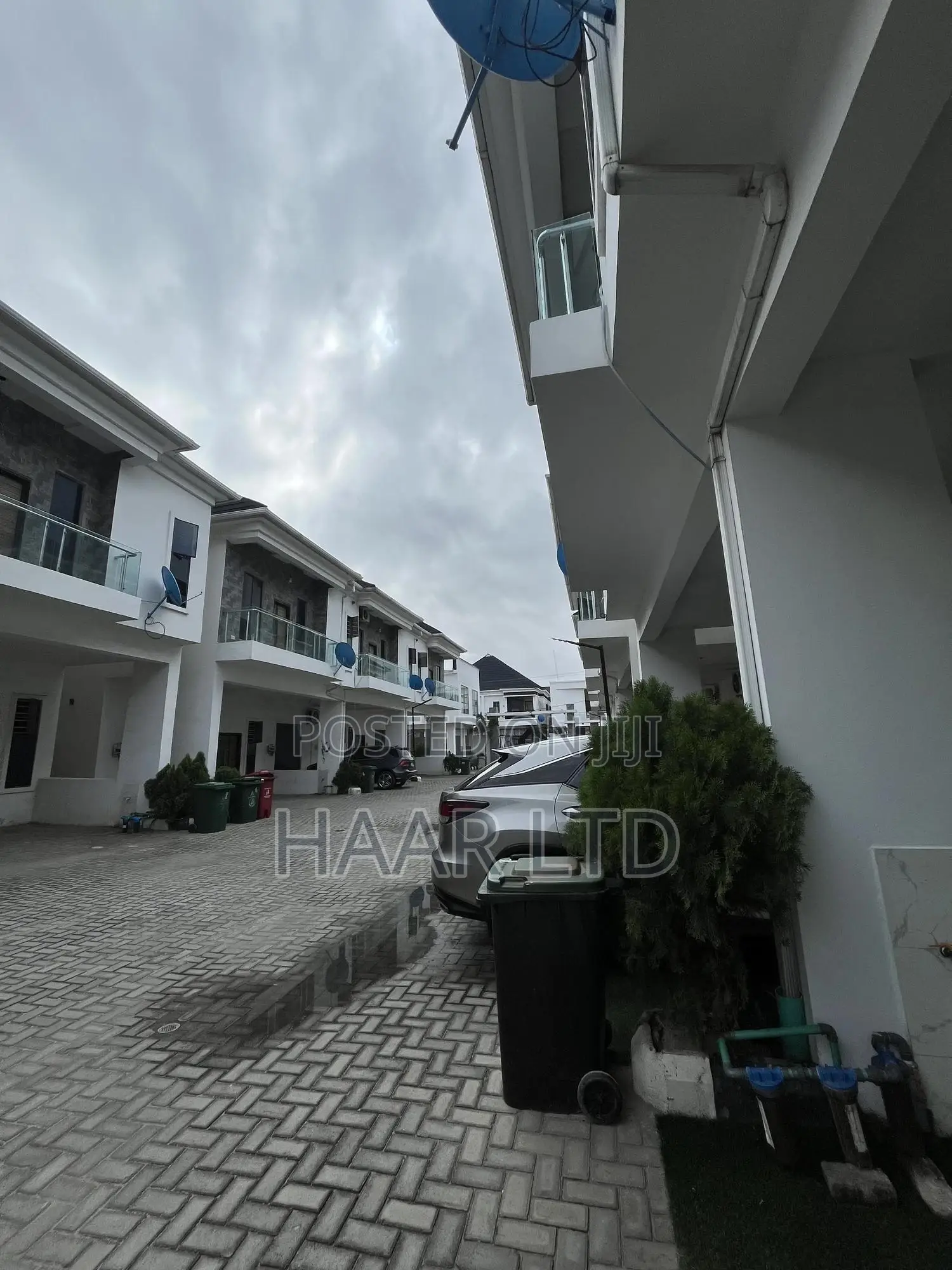 Weekly Room Available (Luxury) in Lekki Phase 2