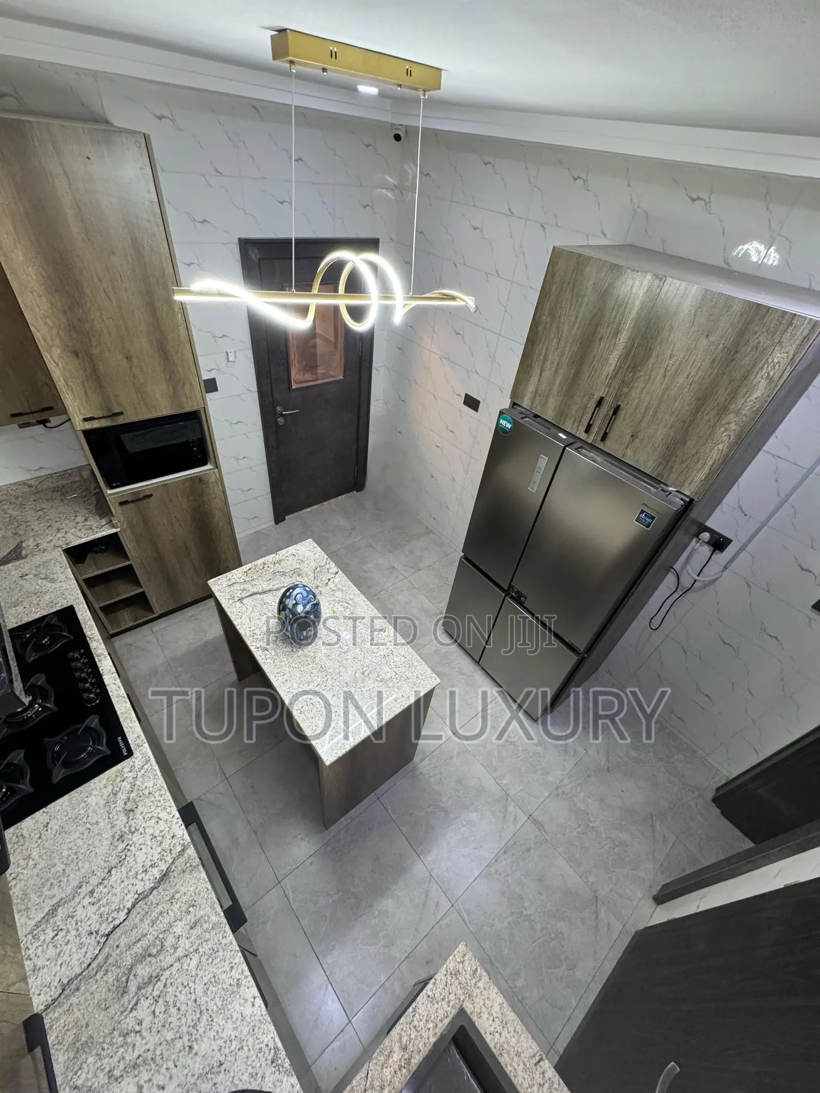 Luxury Clean 2/3 Bedroom With Ps5 in Jahi