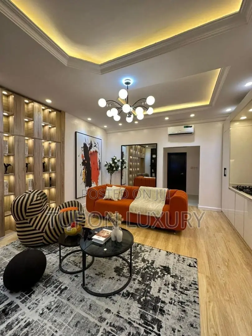 Beautiful 1 Bedroom Apartment With a Private Cinema. in Osapa london