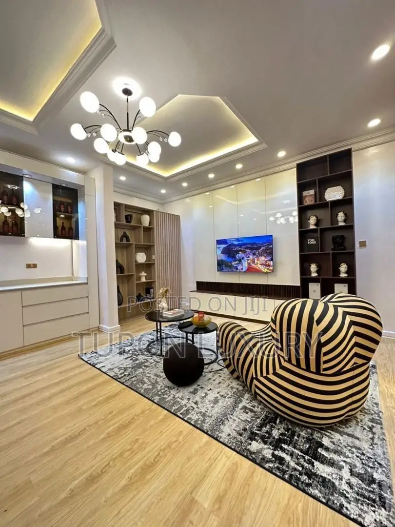 Beautiful 1 Bedroom Apartment With a Private Cinema. in Osapa london