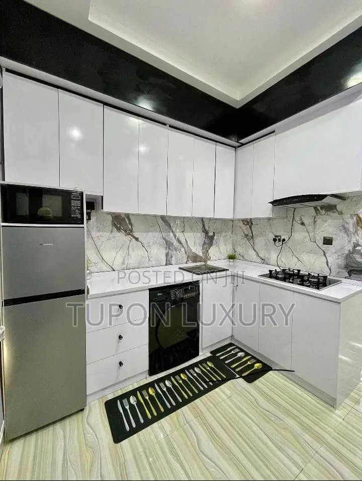 1 Bedroom With Bar, Ps5 With Snooker in Osapa London in Osapa london