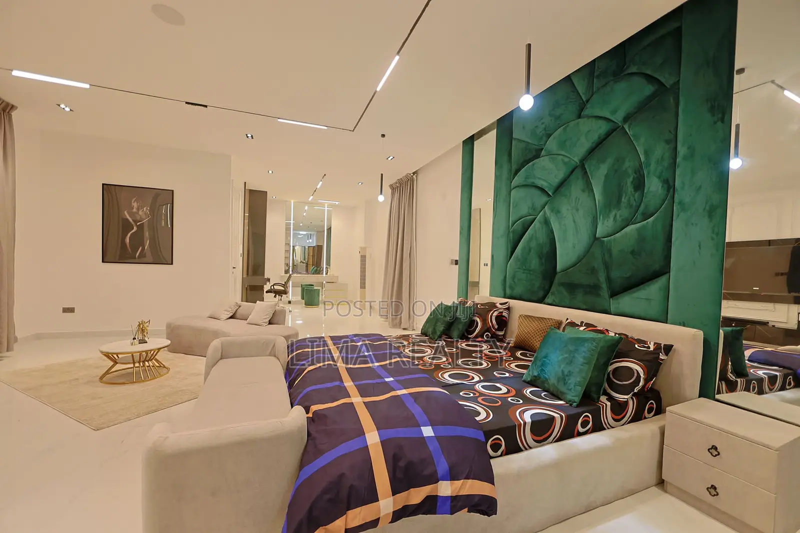 5 Bed With Cinema, Self Compound With Pool in Chevron