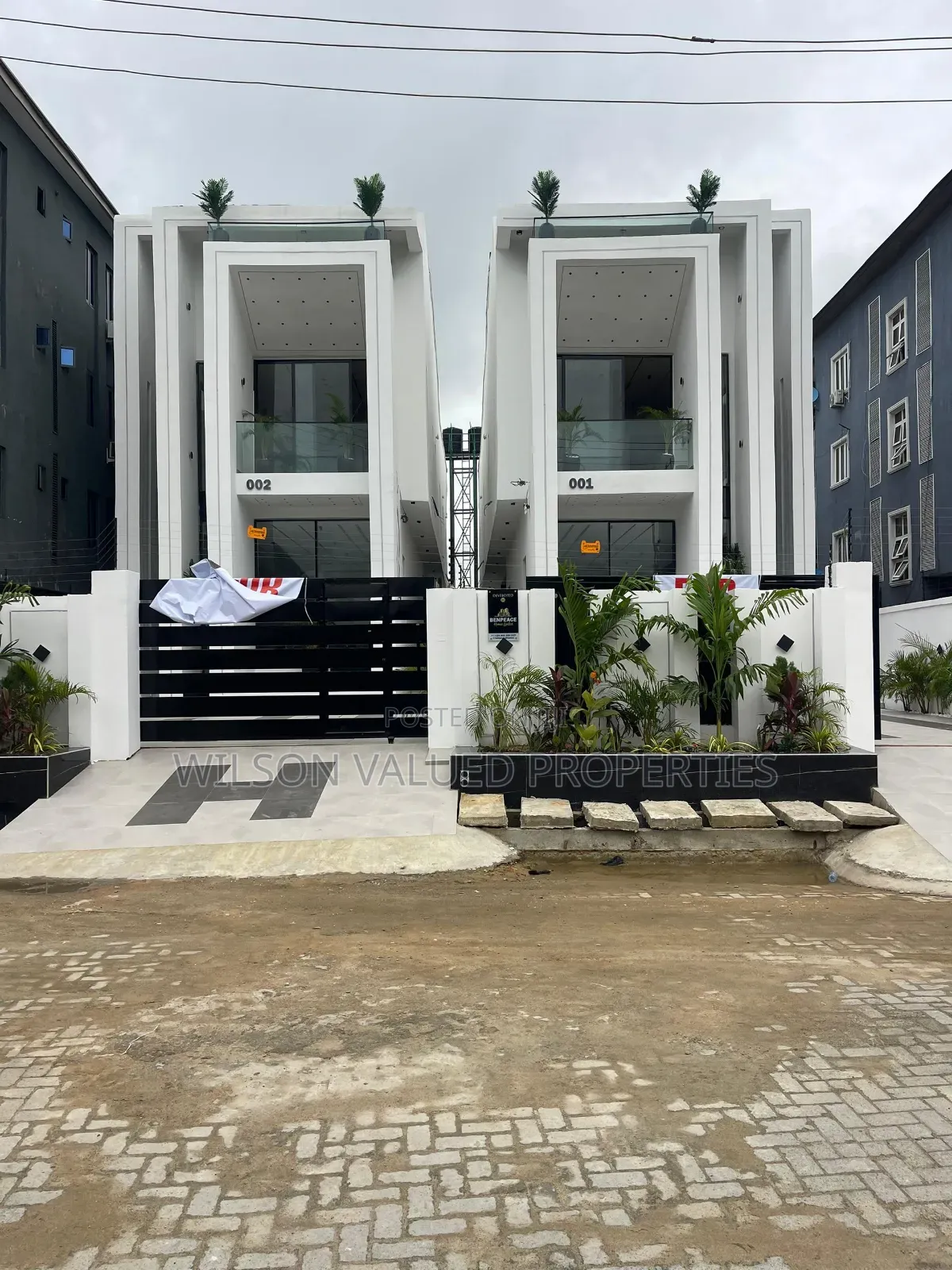 5bdrm Duplex in Wvp Homes, Chevron for sale in Chevron