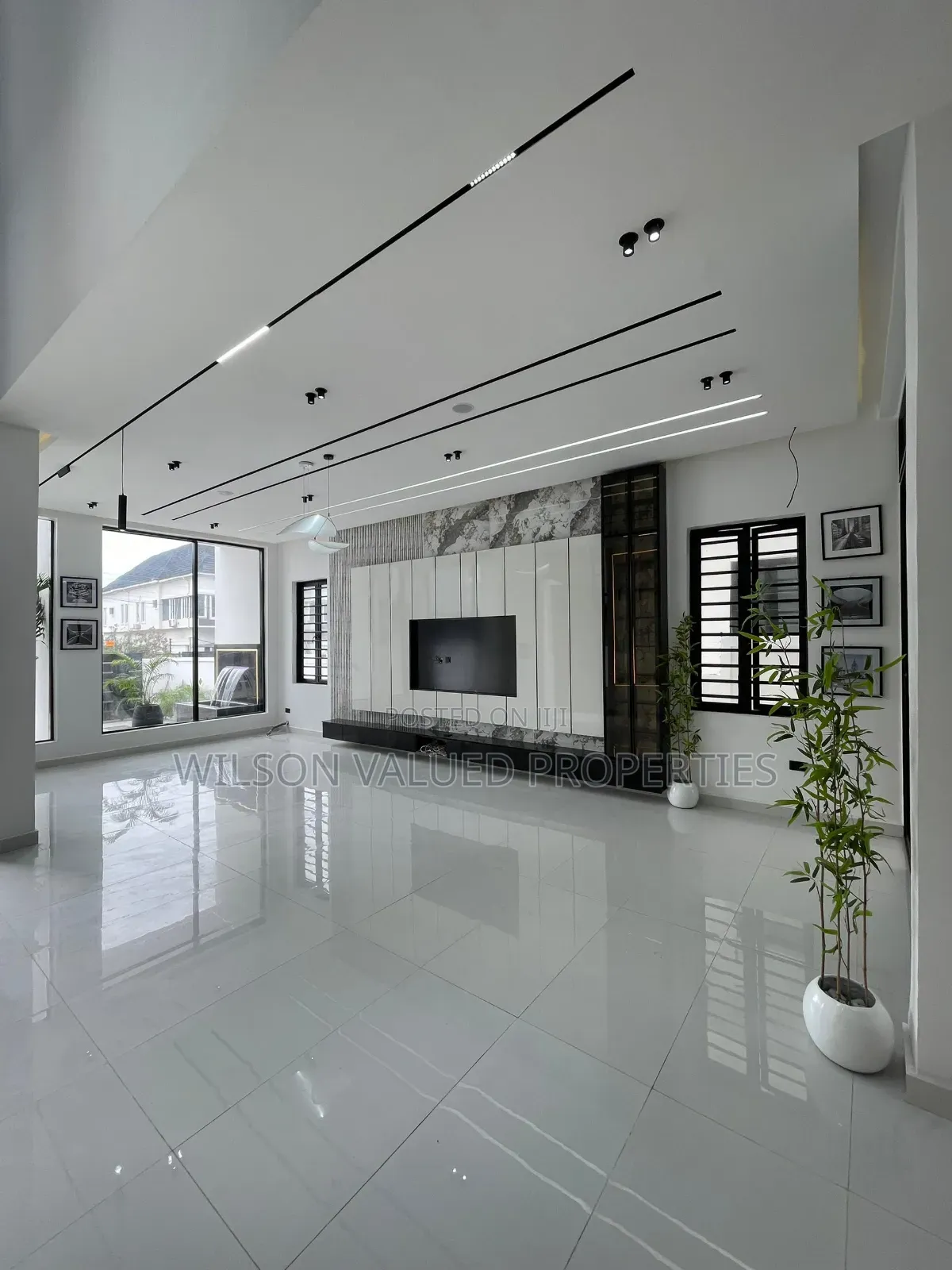 5bdrm Duplex in Wvp Homes, Chevron for sale in Chevron