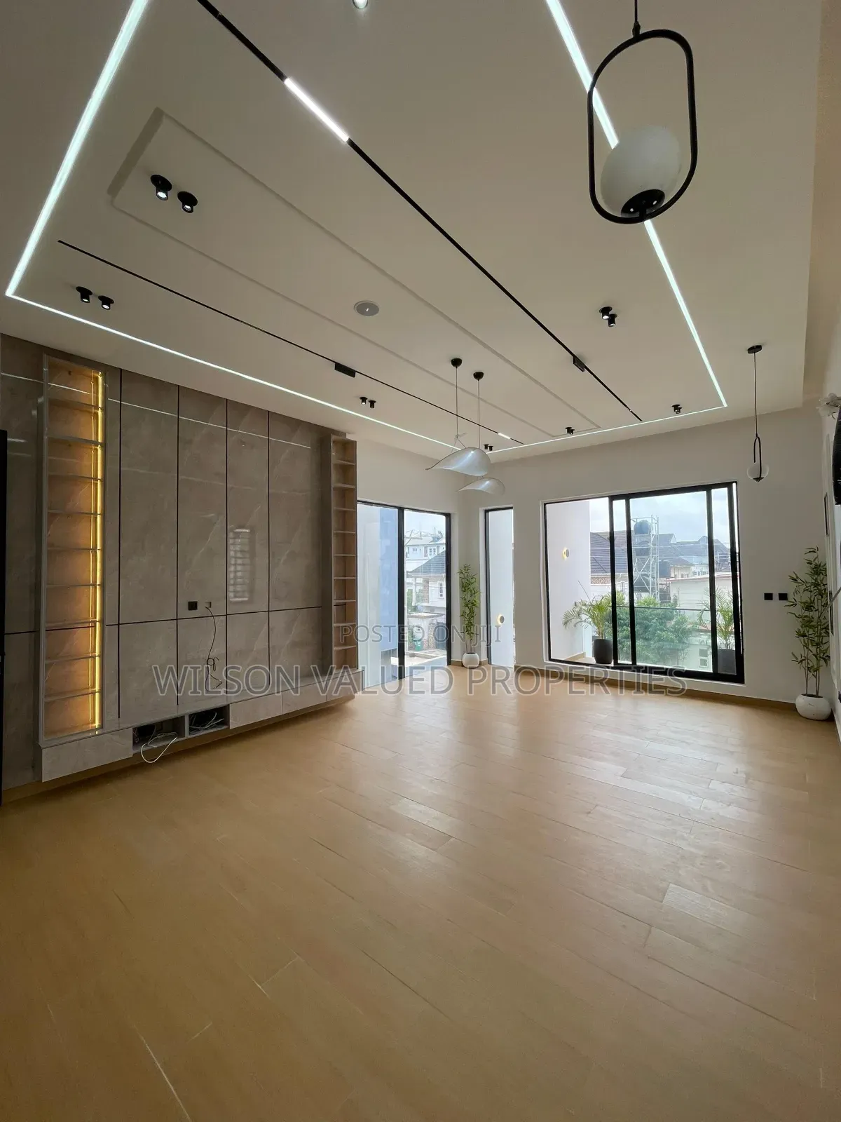 5bdrm Duplex in Wvp Homes, Chevron for sale in Chevron