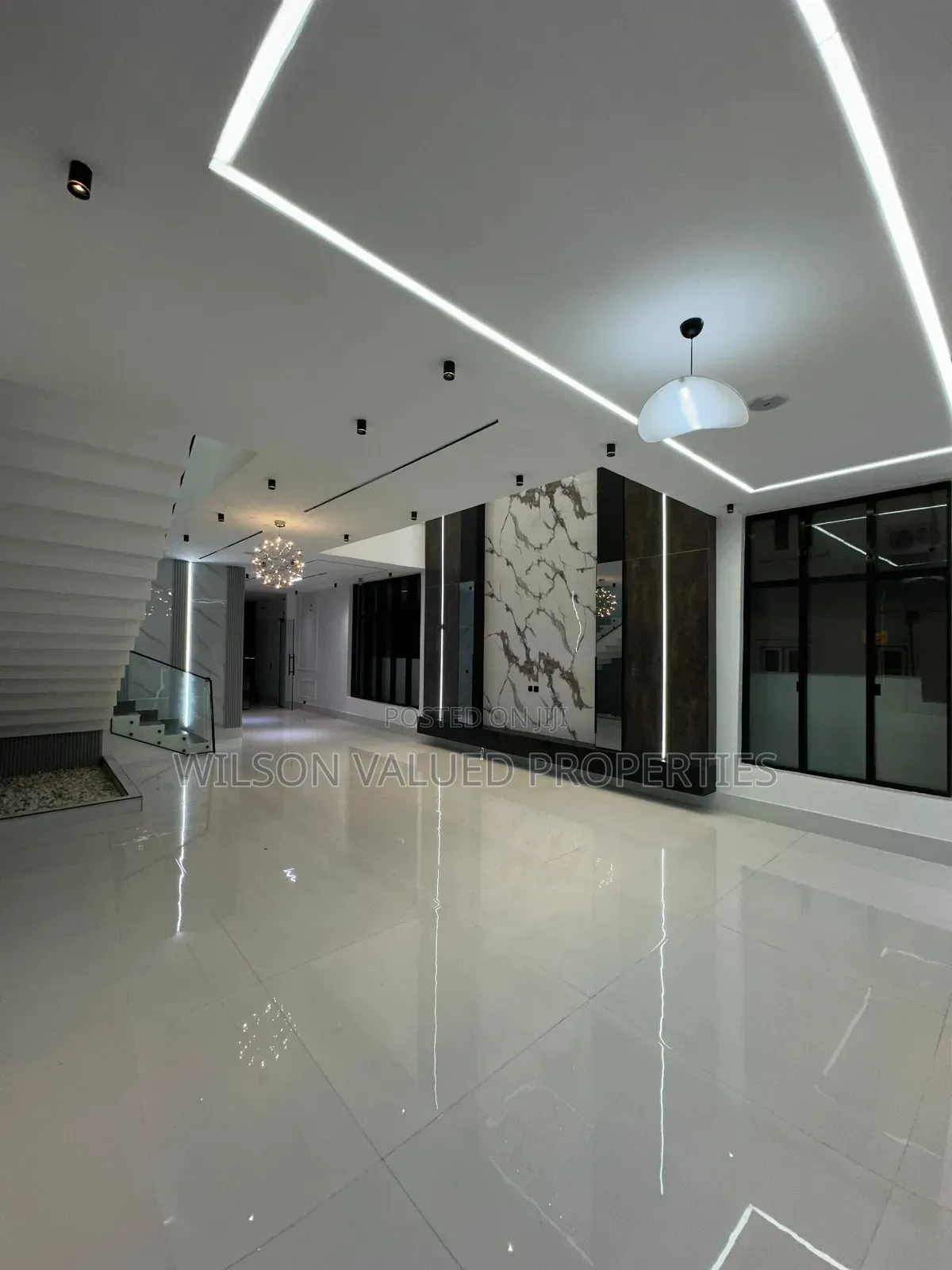 5bdrm Duplex in Wvp Homes, Chevron for sale in Chevron
