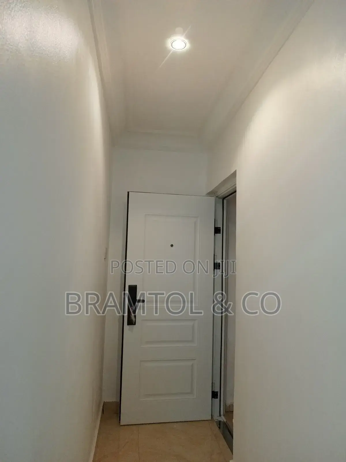 Beautiful Serviced and Furnished Selfcon Executive Room in Wuse 2