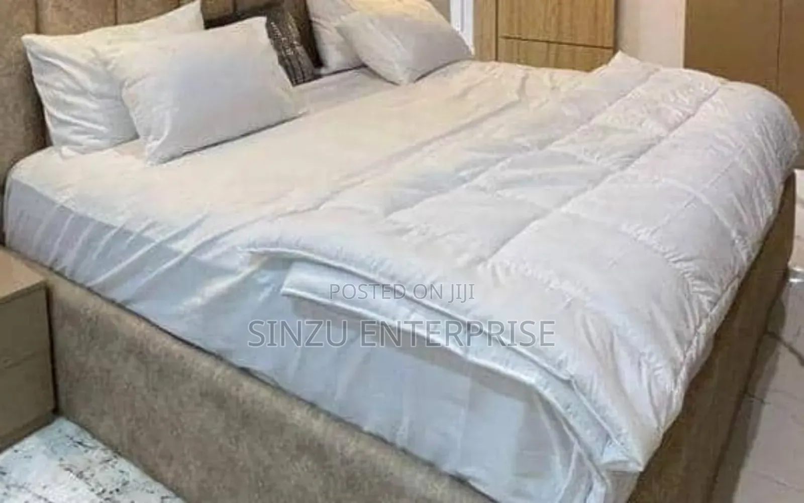 Small Studio Room in an Extremely Clean Estate in Chevron