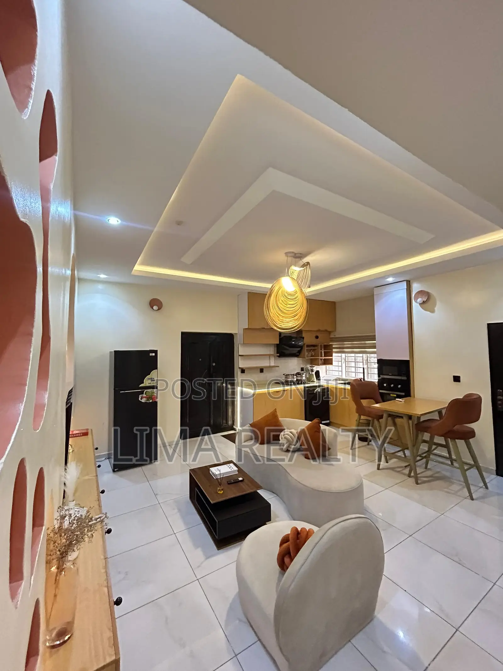 Luxury 2 Bedroom in Akin Adesola